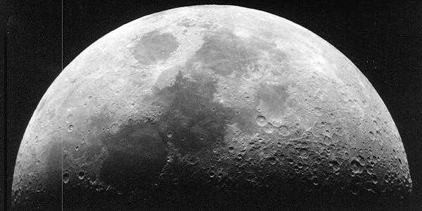 1st QUARTER MOON (JPG-28K)